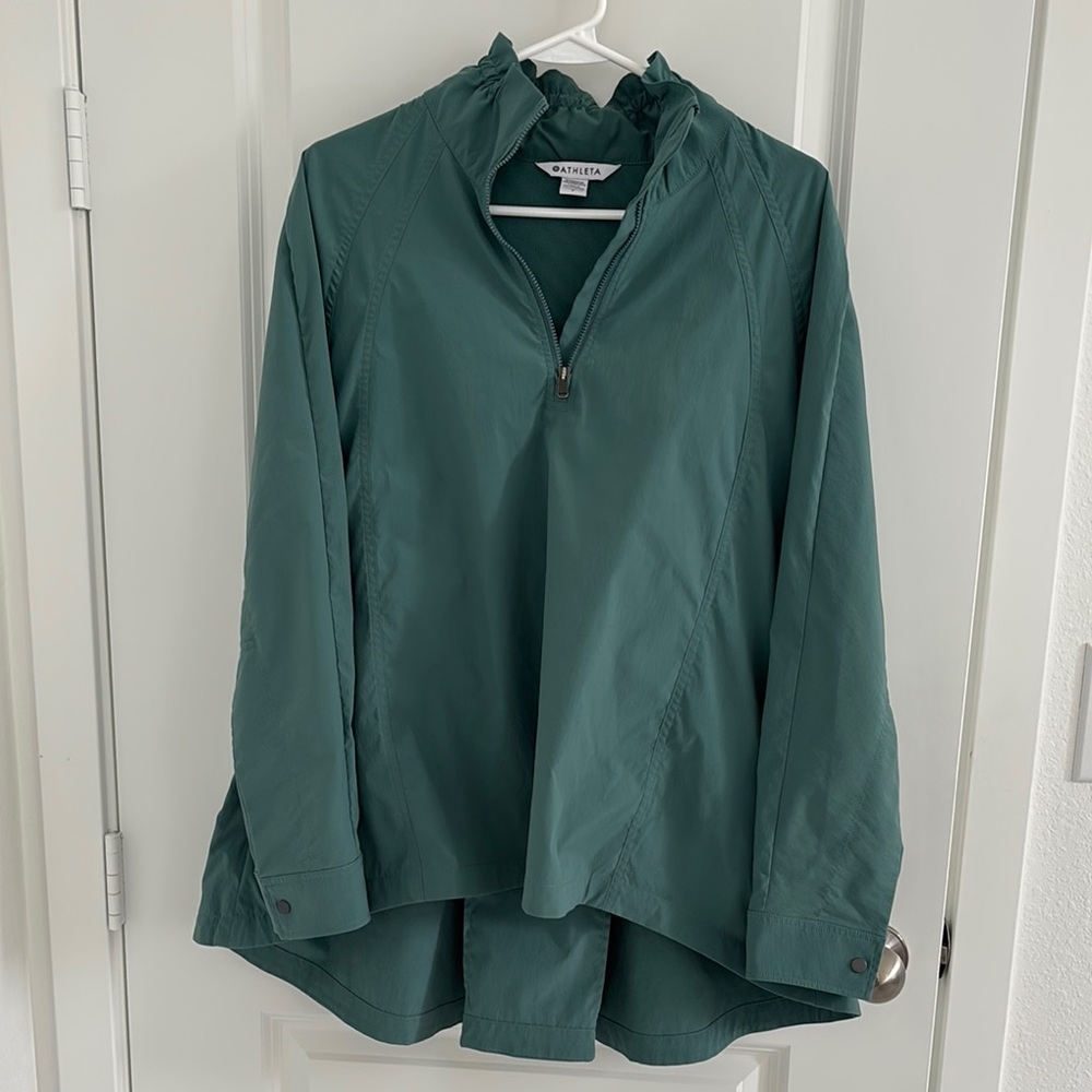 Athleta Green Pullover Top